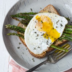 Egg and Roasted Asparagus on Toast