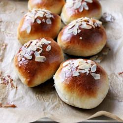 Sweet Buns with Apple