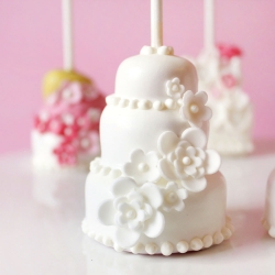 Tiered Wedding Cake – Cake Pops