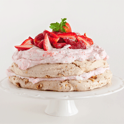 Praline Meringue Cake