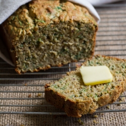 Spinach + Roasted Garlic Bread