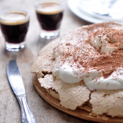 Mocha Pavlova