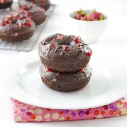 Baked Chocolate Donuts w/Strawberry