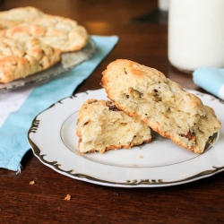 PIstachio Cardamom Scone