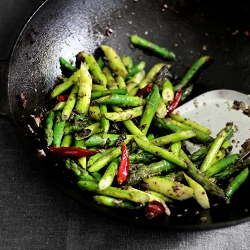 Asparagus and Black Olive Stir Fry