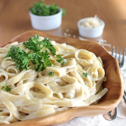 Vegan Fettuccine Alfredo 5682