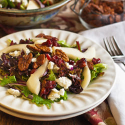 Mixed Greens with Pears and Pecans