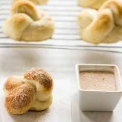 Cinnamon-Sugar Pretzel Knots