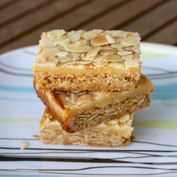 Caramelized White Choc & Almond Bar