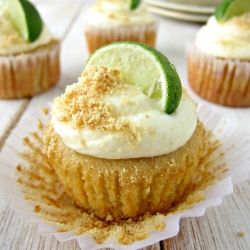 Graham Cracker and Keylime Cupcakes