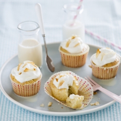 Easy Tres Leches Cupcakes