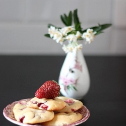 Strawberry Buttermilk Cookies