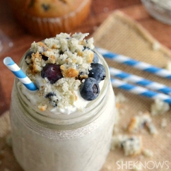 Blueberry Muffin Boozy Shake