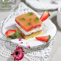 Refreshing Strawberry Cubes