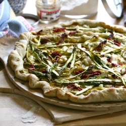 Asparagus and Goat Cheese Pizza