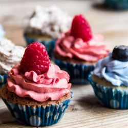 Cupcakes with Cream Cheese Frosting