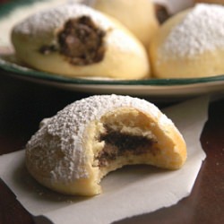 Cannoli Doughnuts