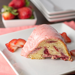 Fresh Strawberry Yogurt Cake