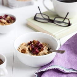 Oatmeal with Cranberries and Pecans