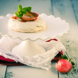 Pavlova w/ Strawberry & Mint Sauce