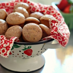 Fresh Strawberry Muffins