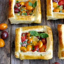 Simple Puff Pastry Tomato Tarts