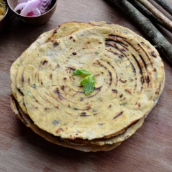 Methi Khasta Roti