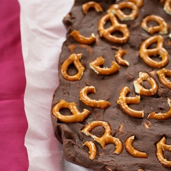 Chocolate Fudge with Pretzels