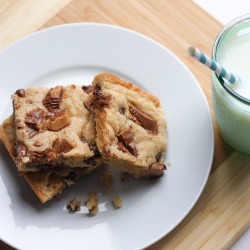 Peanut Butter Cup Blondies