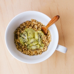 Ginger Beer Oats with Kiwi