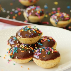 Chocolate Glazed Baked Doughnuts