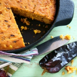 Smoky Hatch Chile Skillet Cornbread