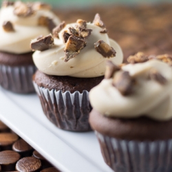 Reese’s Peanut Butter Cup-Cakes