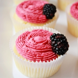 Blackberry Lemonade Cupcakes