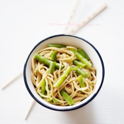 Lo Mein Noodles with Green Beans