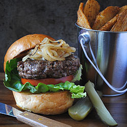 Hamburger with Grilled Onions