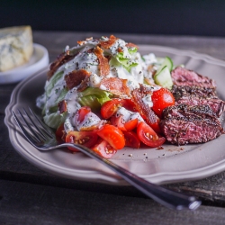 Classic Wedge with Skirt Steak