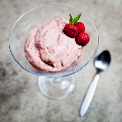 Raw, Vegan Raspbery Mousse