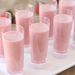 Skinny Strawberry Yogurt Mousse