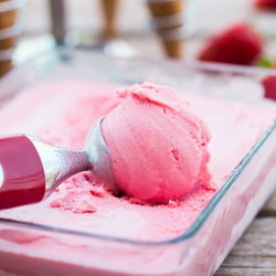 Strawberry Greek Frozen Yogurt