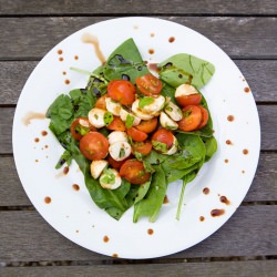 Caprese Spinach Salad