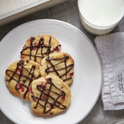 Strawberry Cookies with Chocolate