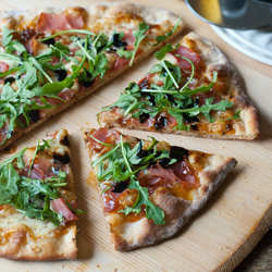 Fig Prosciutto Arugula Pizza