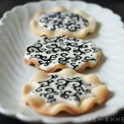 Curly Cookie, Handpainted Scrolls