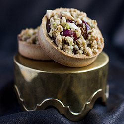 Tartlets with Plums and Grapes