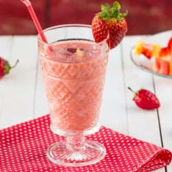 Strawberry Pineapple Flax Smoothie