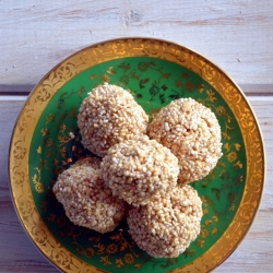 Cashew Balls