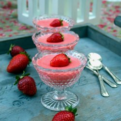 Mousse with Strawberries