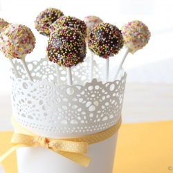 Strawberry Pop Cakes