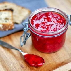 10-minute Skinny Strawberry Jam